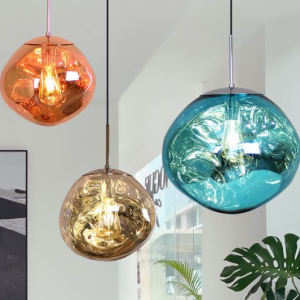 부엌 주방 식탁 홈카페 화려한 인테리어등조명