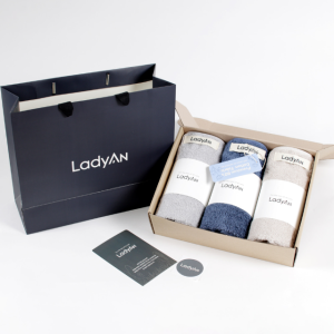 [국내 최초 출시] 레이디안 국내산 무형광 세면타올 먼지없는 도톰한 최고급 코마사 60수 순면 럭셔리 호텔수건 답례품 선물용타월  (3종 세트)