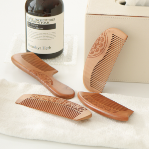 전통 나무 얼레빗