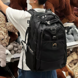 에버키 타이탄 EKP120 남자 직장인 출장 여행 비지니스 18인치 노트북 백팩