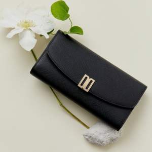 [닥스 액세서리 여성] [스테디셀러] 블랙 DD로고 소가죽 장지갑 WCWA4F451BK