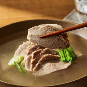 서울식 맑은 한돈 돼지곰탕 500g 1팩 냉동