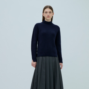 [헤지스] 네이비 단색 울혼방 니트