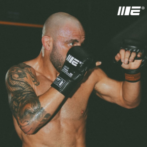 인게이지(Engage) W.I.P 스파링 그래플링 MMA 볼카노프스키 아데산야 글러브