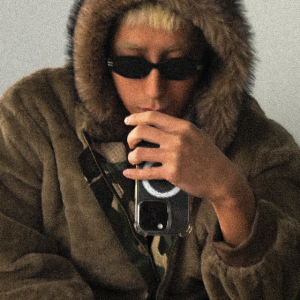 리버시블 밀리터리 세미 크롭 퍼 자켓