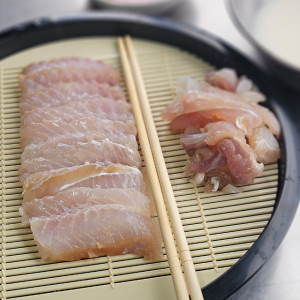 빠지면 중독되는 맛! 감칠나게 맛있는 홍어