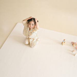 비엔메이드 디어 PVC 매트 유아 놀이방 거실 복도 논슬립 오트밀샌드 1.4cmx140x180