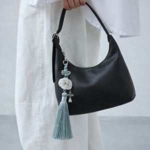 민트 전통 매듭 태슬 가방 키링 자개 플라워