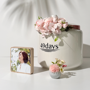 납골당 봉안당 꾸미기 납골함 봉안함 유골함 리스 조화 꽃 소품 장식 01아네모네포인트리스