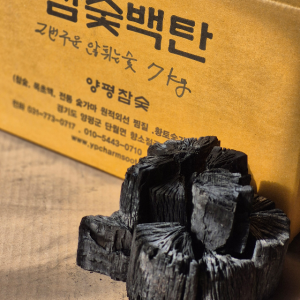 튀지 않는 2번 구운 한국 전통 참숯백탄 캠핑. 야외 회식. 식당 전용 커팅 7kg (크기 일정) 가스 토치로 점화.